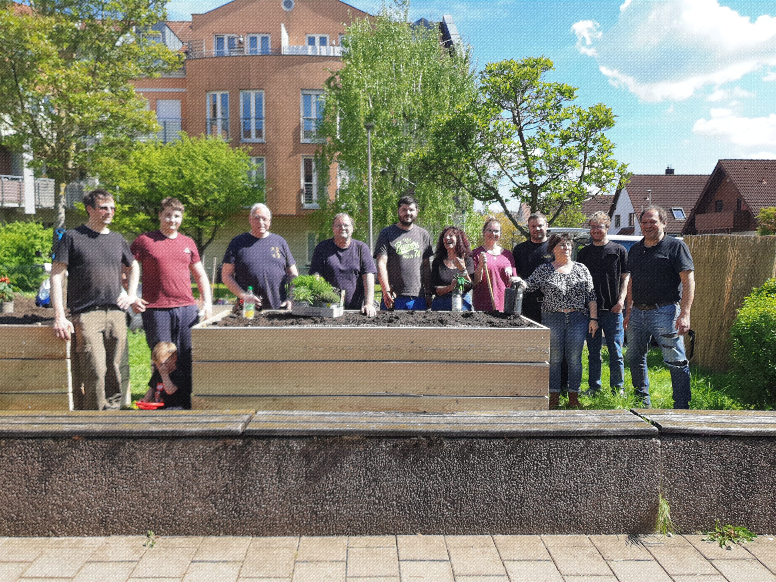 Erfolgreicher Hochbeet-Aufbau in Kramersfeld